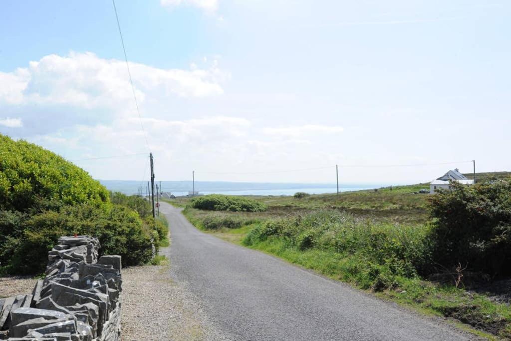 Red Stonecutters Cottage, Doolin Carrowauff Exterior photo